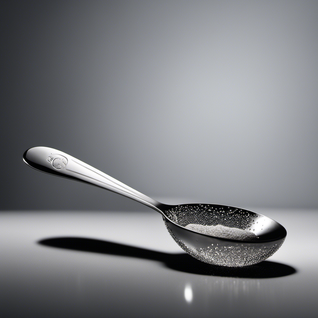 An image depicting a measuring spoon holding precisely 13g of a substance