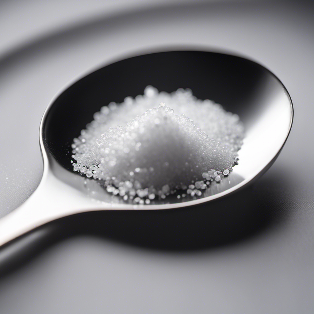 An image showcasing a small teaspoon filled with 3g of salt, perfectly leveled to demonstrate the exact measurement