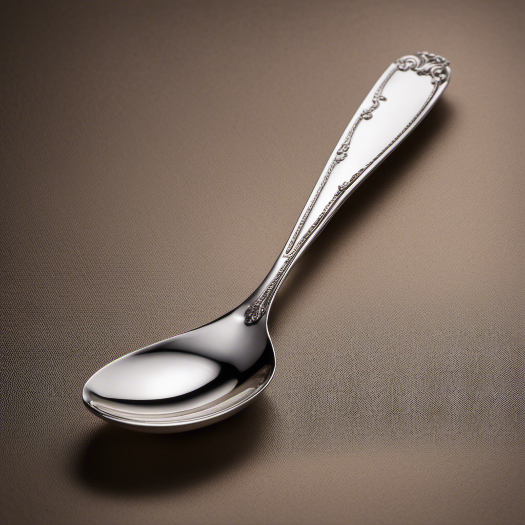 An image showcasing a delicate teaspoon, filled to the brim with 5 grams of a fine powder