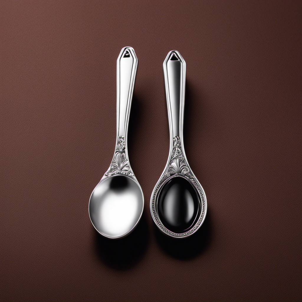 An image showcasing two measuring spoons side by side: one filled to the brim with 5 ml of liquid, while the other is filled with an equivalent volume in teaspoons