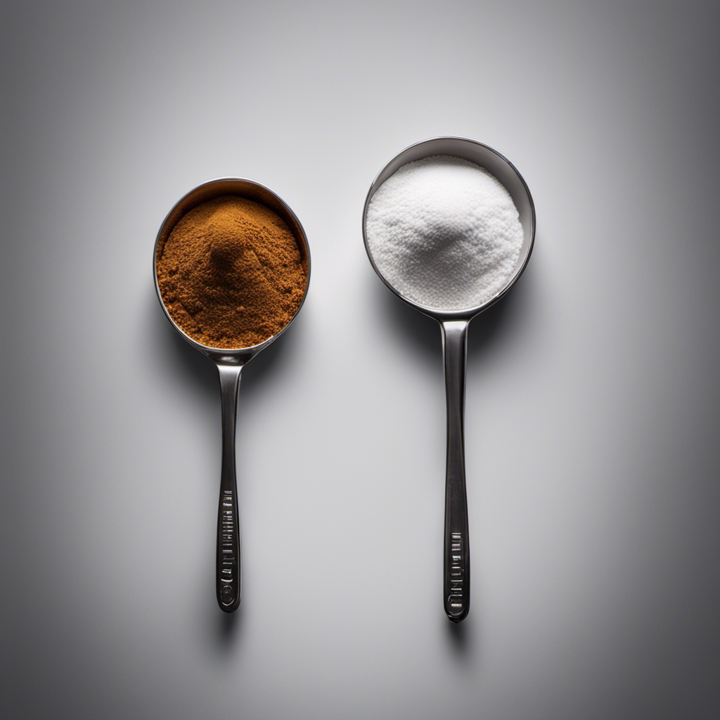 An image showcasing two identical measuring spoons side by side, one filled with 8 grams of a powdered substance, while the other displays an equivalent amount measured in teaspoons