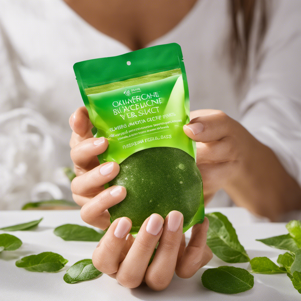 An image showcasing a hand holding a vibrant green Yerba Mate Peeling Bubble sachet, as it gently exfoliates the skin