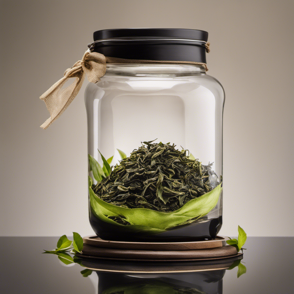 An image showcasing a glass jar filled with brewed black and green tea, adorned with a white cloth secured by a rubber band